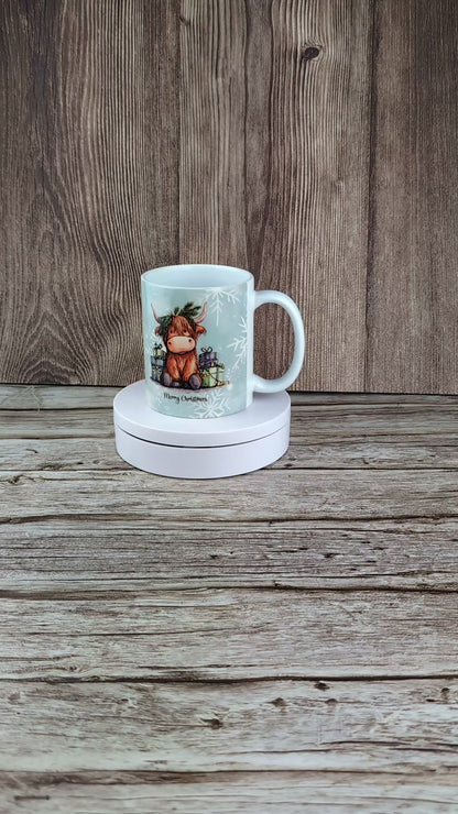 Highland cow xmas presents - Ceramic White Mug